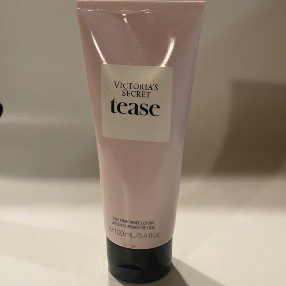 Victoria’s Secret Tease Fine Fragrance Lotion 3.4 fl oz NEW SEALED - Picture 1 of 4